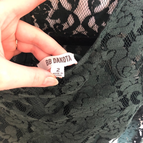 BB Dakota Dasha Hunter Green Lace Romper - Picture 3 of 3